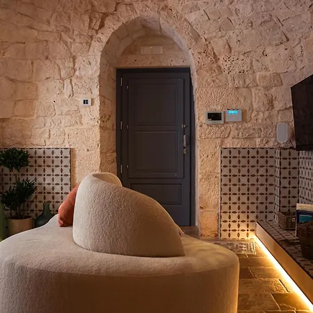 Trulli Di V E N E R E بيت ضيافة كاستيلانا غروتي