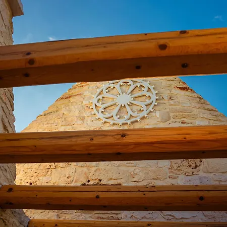 Trulli Di V E N E R E Holiday home *